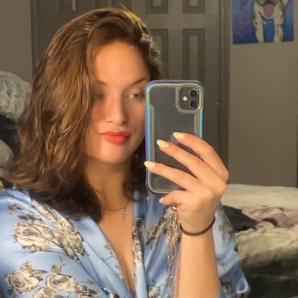 Meet your Posher, Hannah